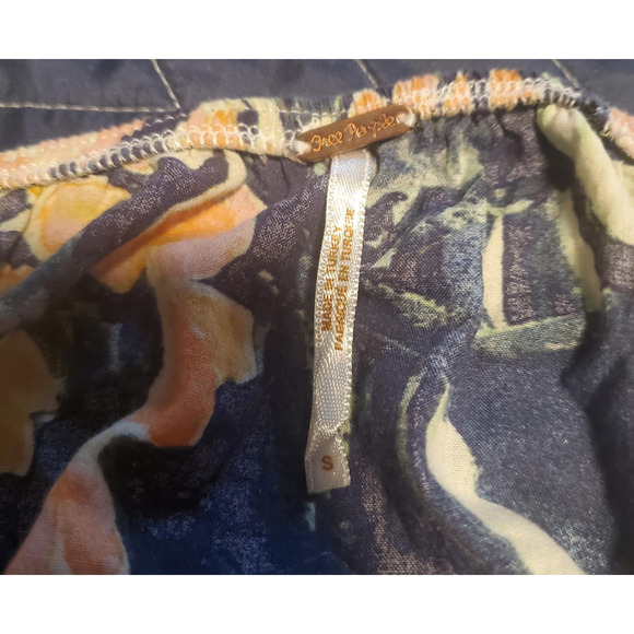 Free People Size S Shasta Boho Blue Floral Short Off Shoulder TOP ONLY - Picture 6 of 10